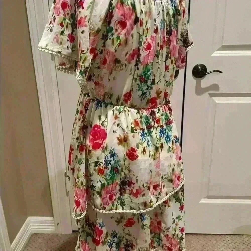 Lovely floral boutique style dress! - Picture 3 of 9